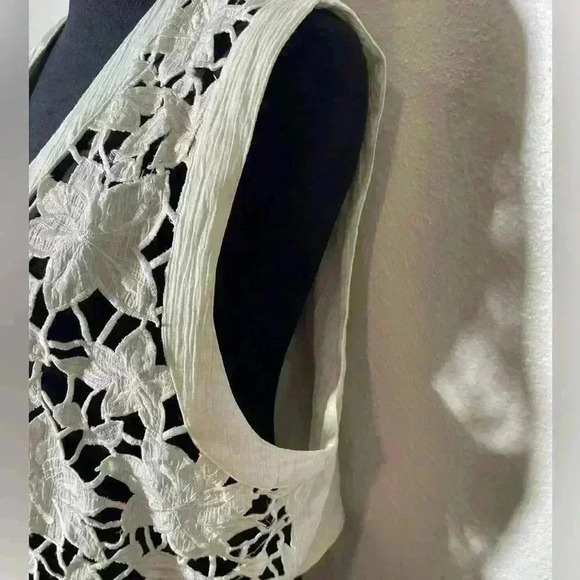 Allure Vintage White Floral Crochet Vest - Size 2X (fits like XL) - Picture 3 of 8